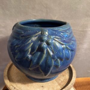 Vintage 1930s Cobalt Blue Nelson McCoy “Leaves And berries” vase;